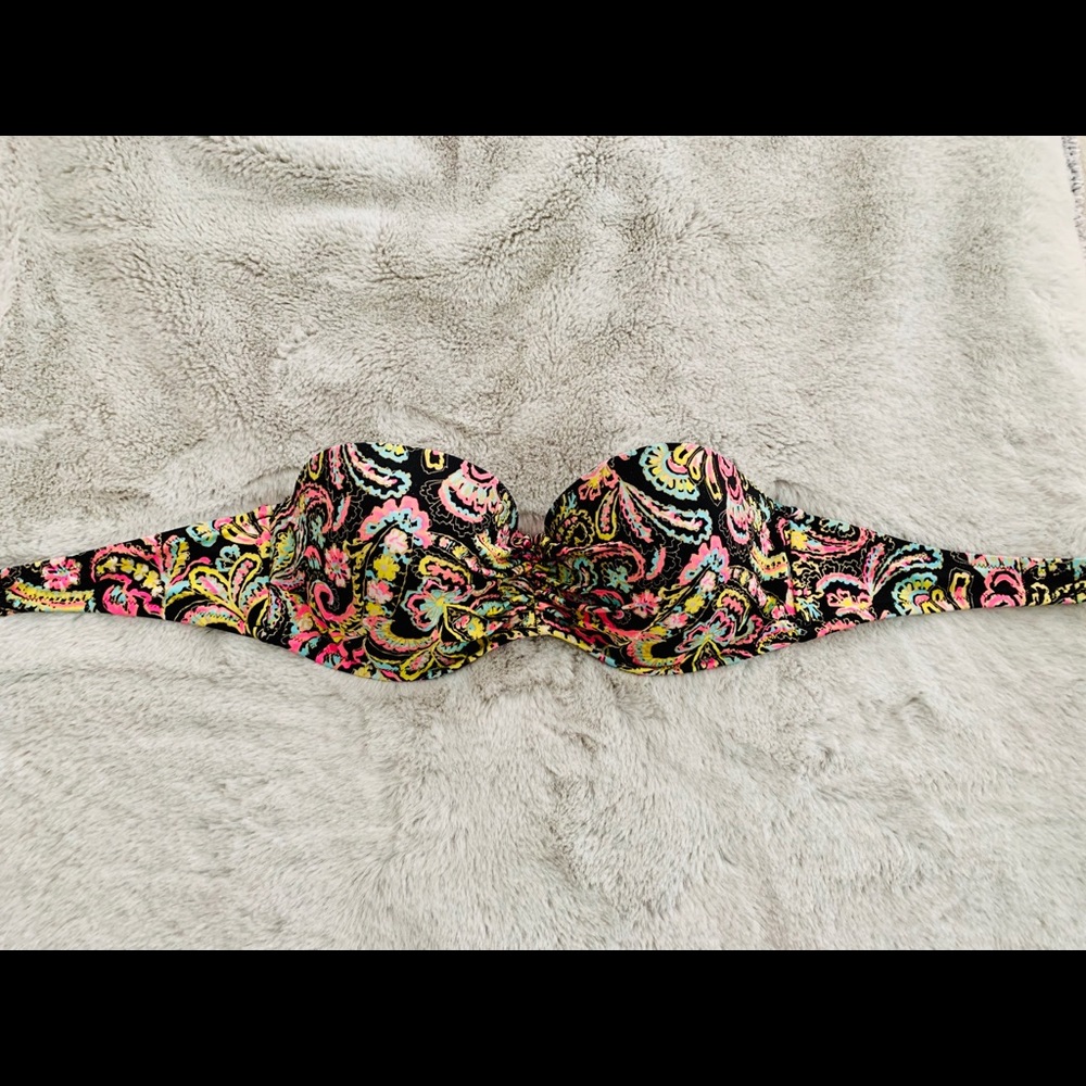 Victoria’s Secret Paisley Bandeau Bikini Top 👙